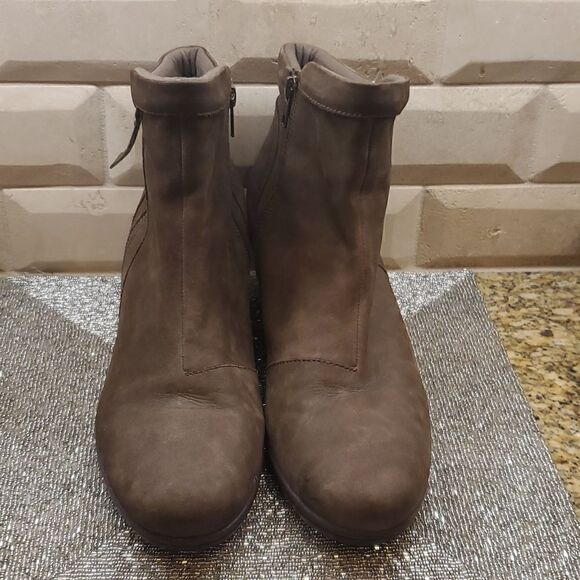 EARTH Nubuck Booties - Size 12 - Picture 2 of 9